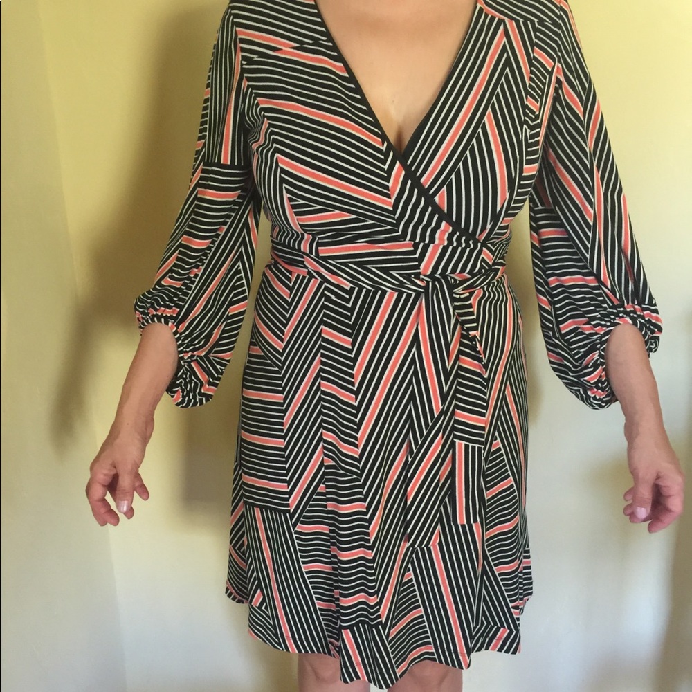 Retro geometric cross over dress (faux wrap).